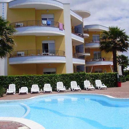 Residence Il Triangolo Roseto Degli Abruzzi Eksteriør bilde