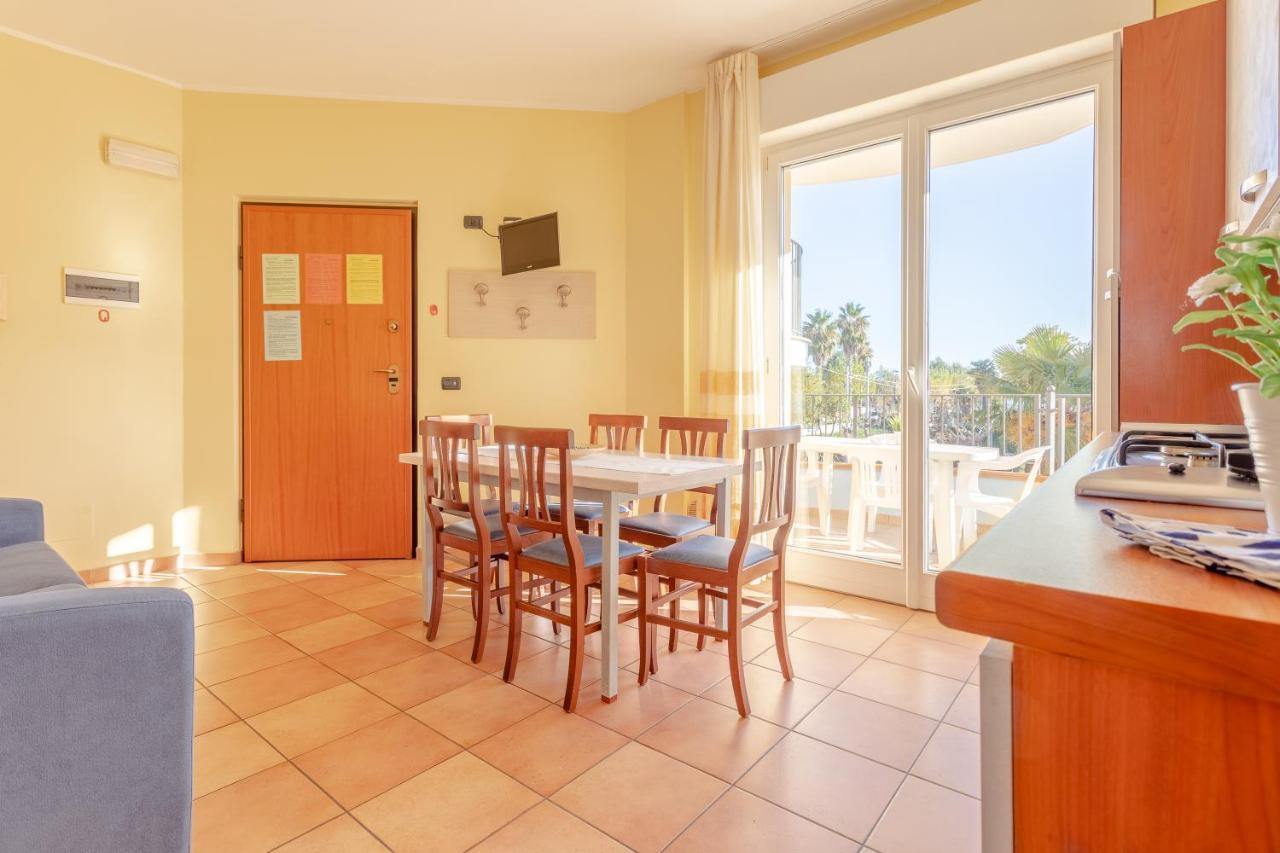 Residence Il Triangolo Roseto Degli Abruzzi Eksteriør bilde