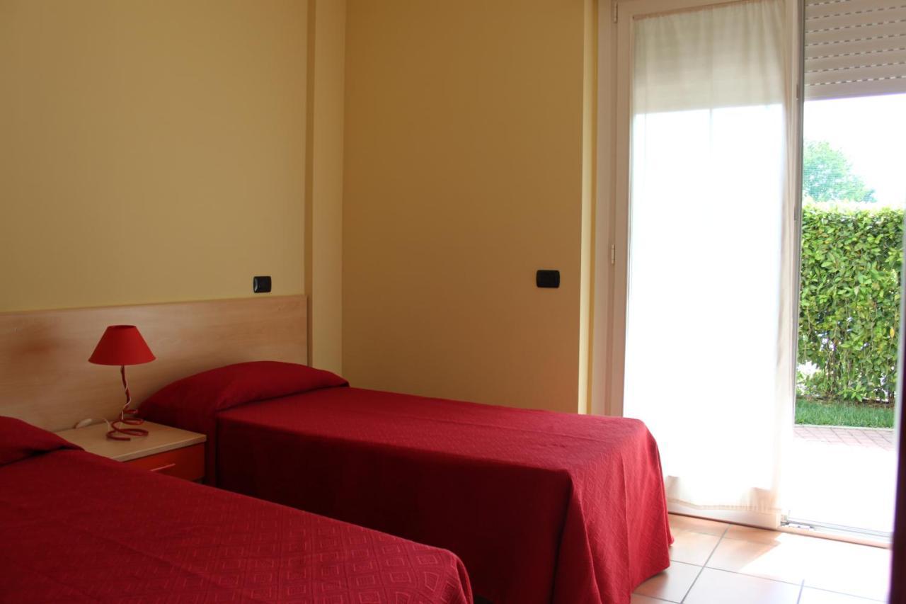 Residence Il Triangolo Roseto Degli Abruzzi Eksteriør bilde